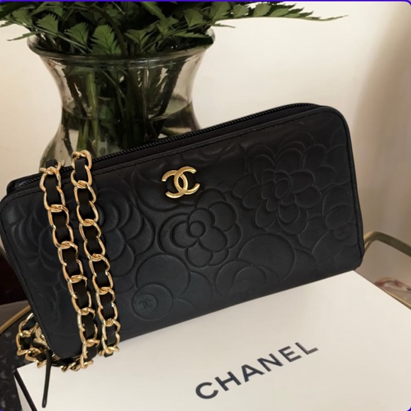 Chanel Logo CC Classic Long Leather Zip Wallet Authentication card, Box & chain. - Picture 4 of 17